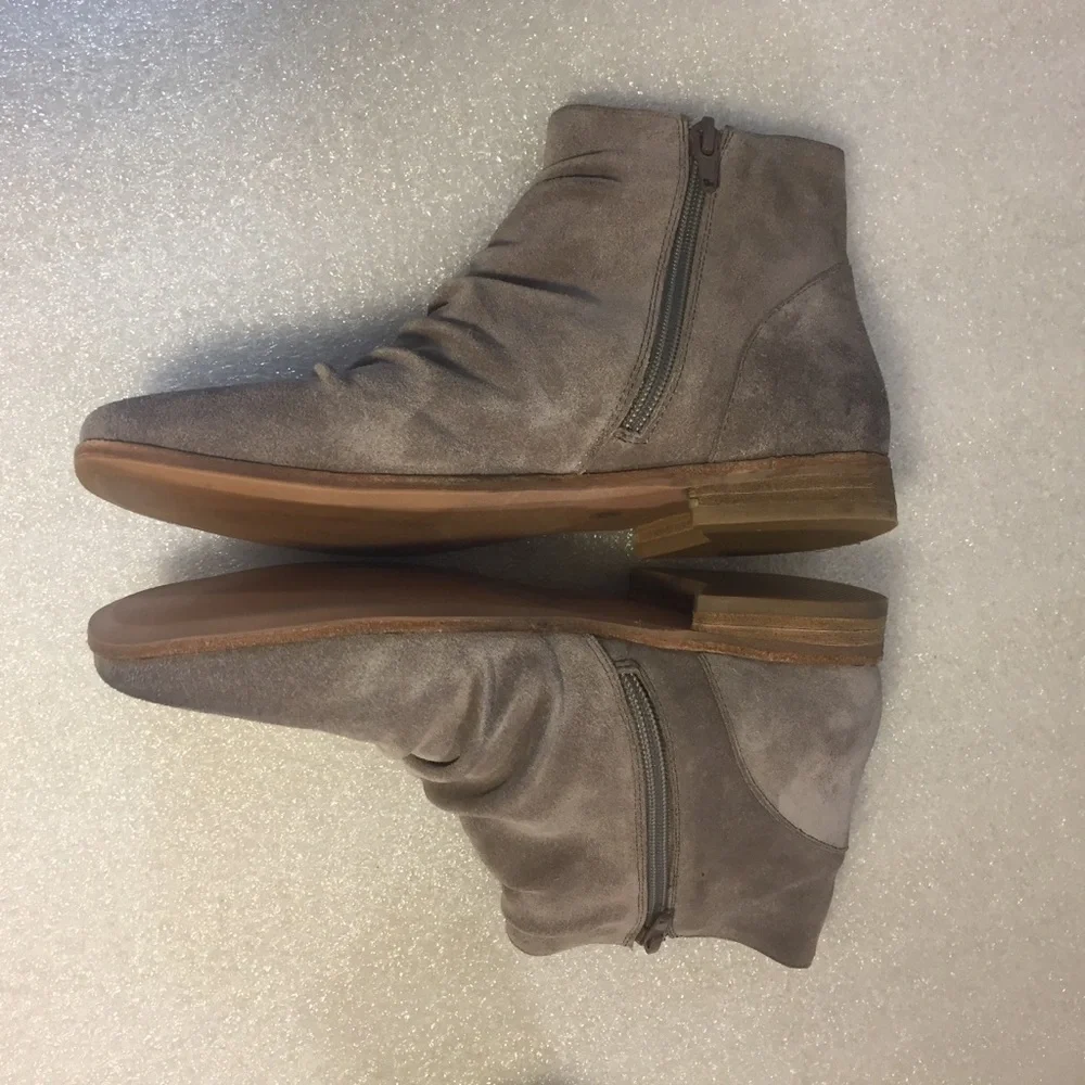 Jeffrey Campbell gray suede Ankle Boot size 7